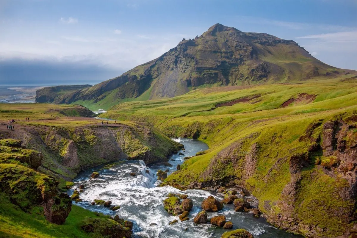Paysage de montagne et rivière